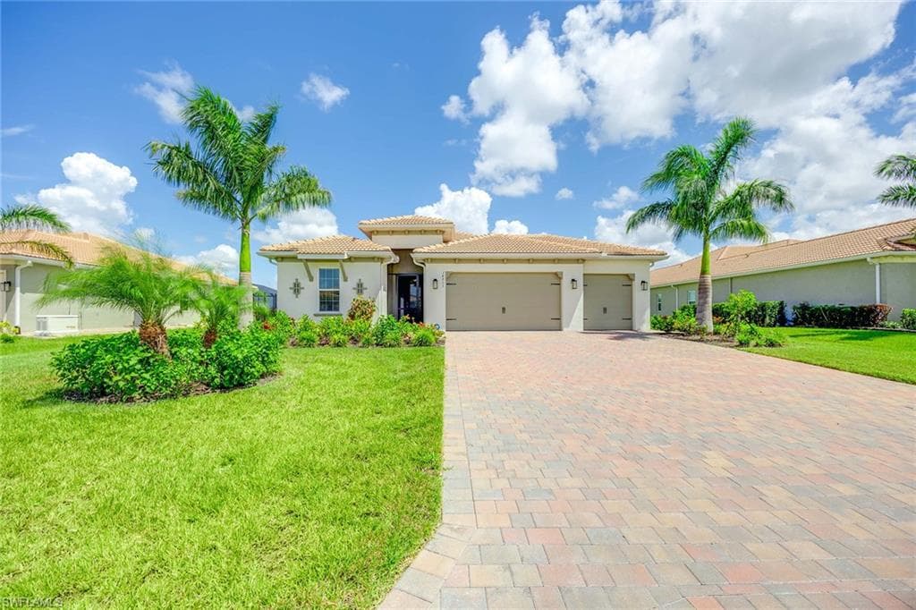 18711 Ensenada DR NAPLES, FL 34114