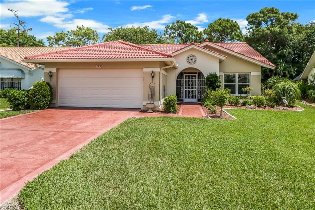 273 Fox Den CIR NAPLES, FL 34104
