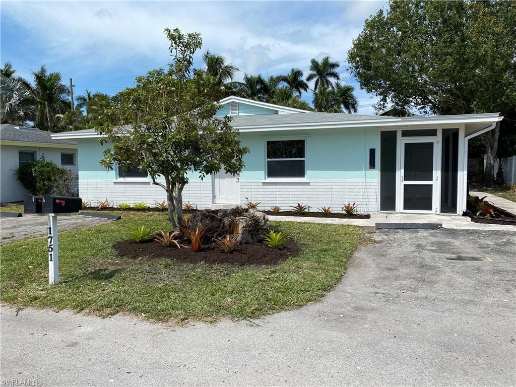 1751 Smugglers CV B NAPLES, FL 34112