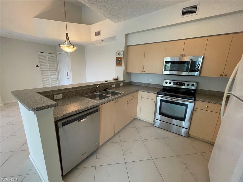 1190 Reserve WAY 306 NAPLES, FL 34105