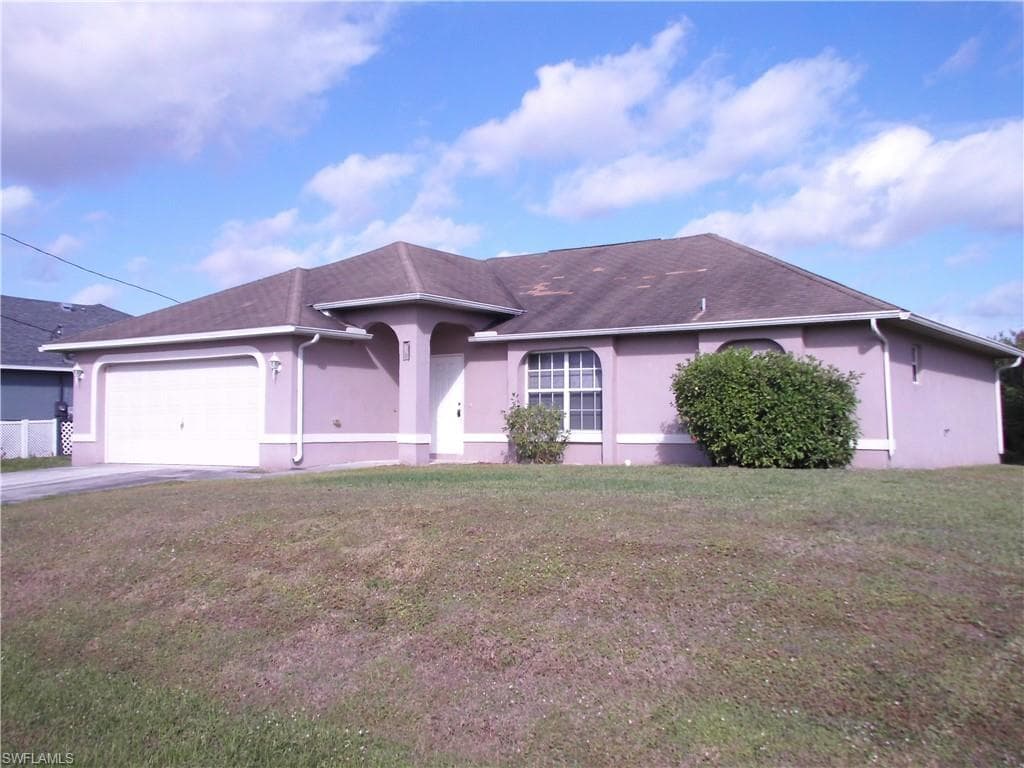 845 Wolverine ST E LEHIGH ACRES, FL 33974