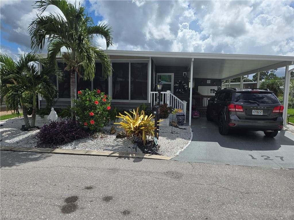 127 Nicklaus BLVD NORTH FORT MYERS, FL 33903