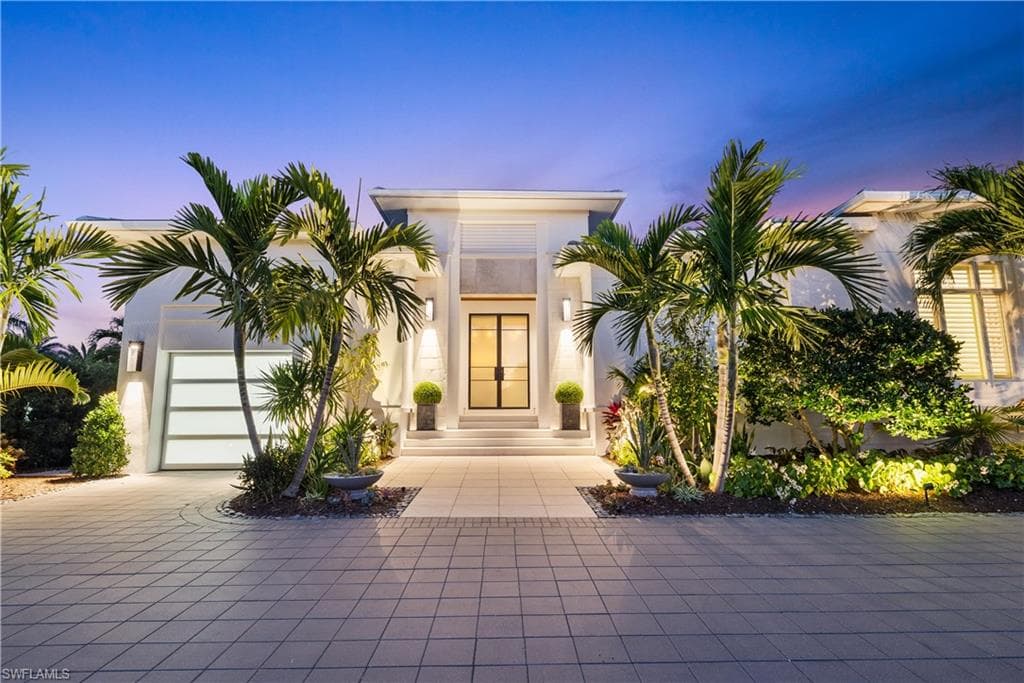 4220 Crayton RD NAPLES, FL 34103