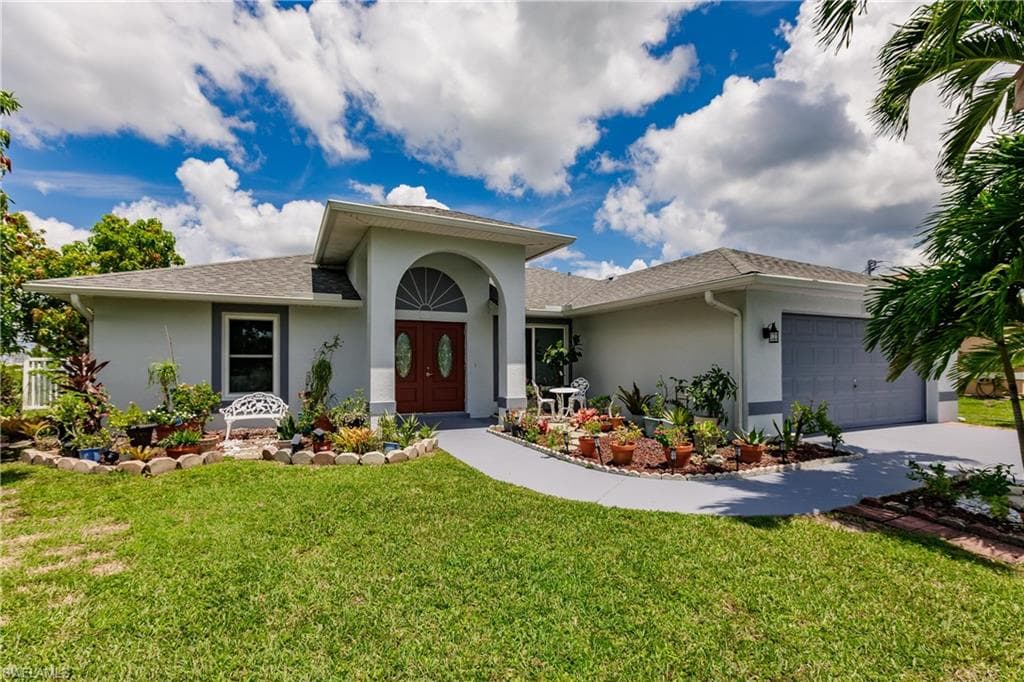 121 SE 17th ST CAPE CORAL, FL 33990