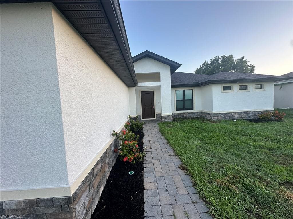1525 NE 35th ST CAPE CORAL, FL 33909