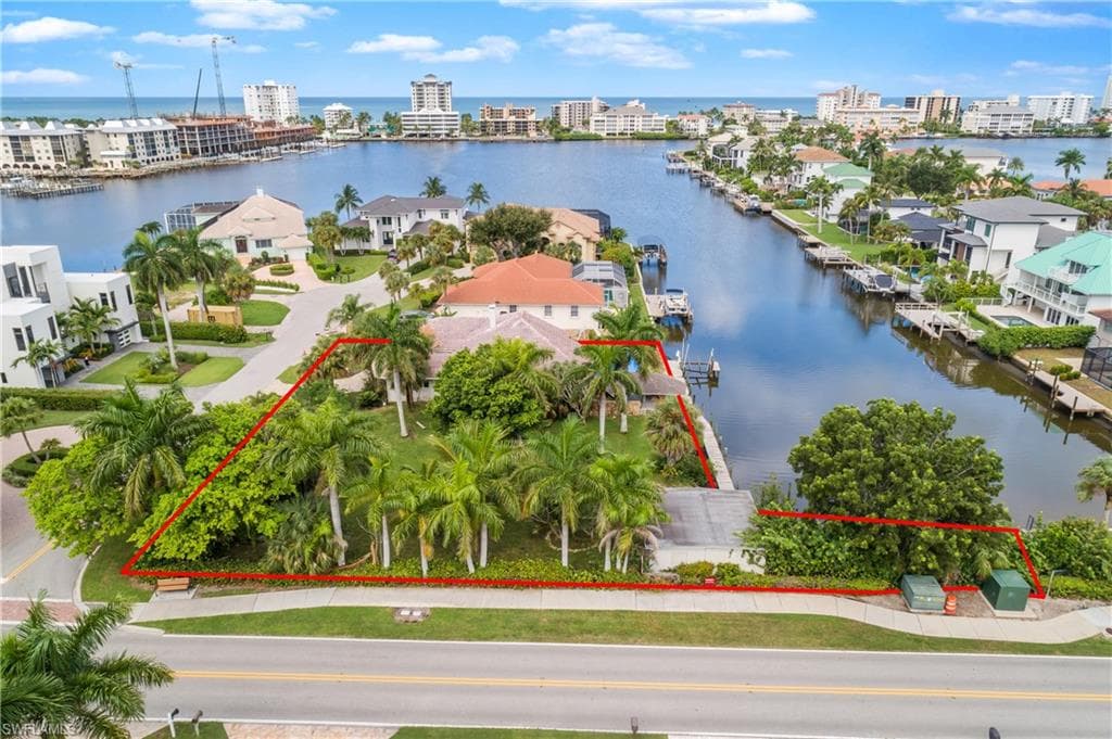 479 Palm CT NAPLES, FL 34108