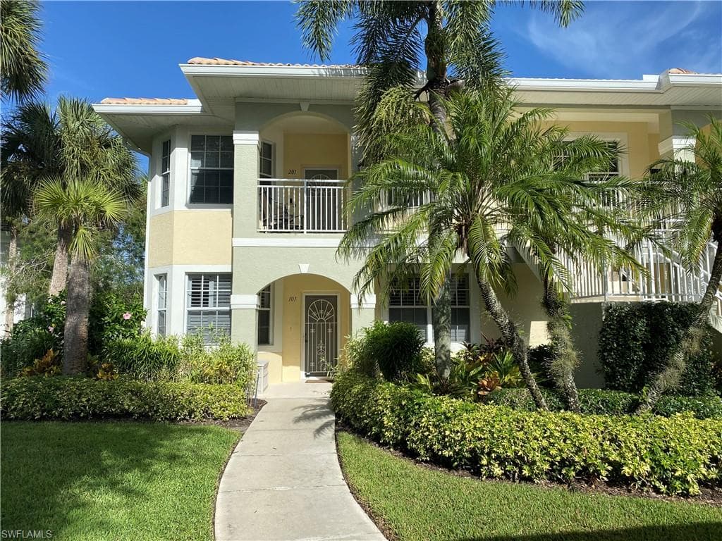2295 CARRINGTON CT 201 NAPLES, FL 34109