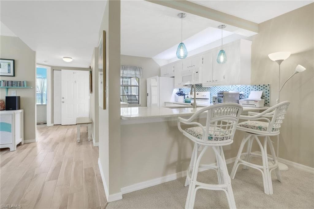 2742 Kings Lake BLVD 104 NAPLES, FL 34112
