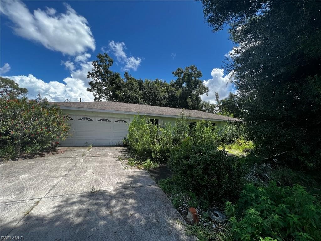18605 Sarasota RD FORT MYERS, FL 33967