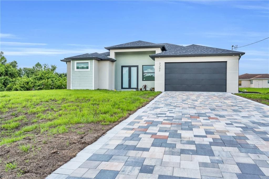 3205 21st ST SW LEHIGH ACRES, FL 33976