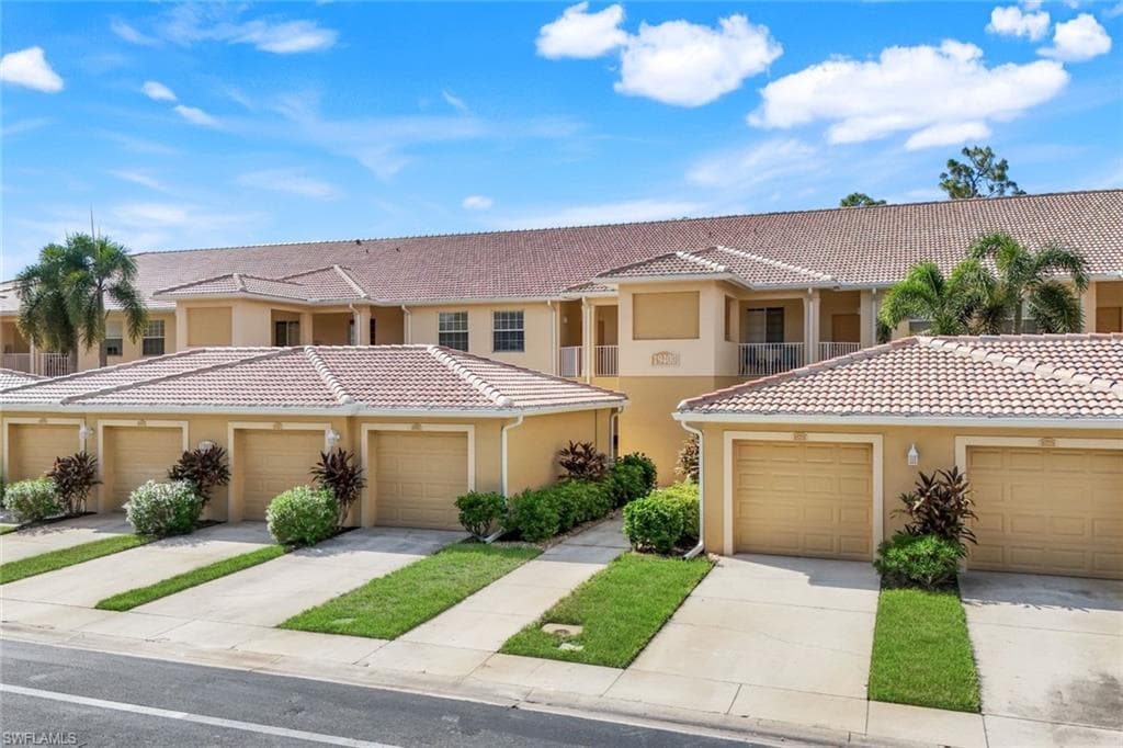 19400 Cromwell CT 105 FORT MYERS, FL 33912