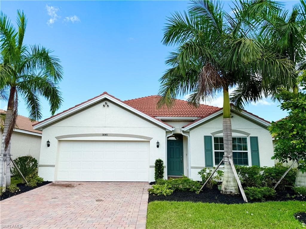 3040 Royal Gardens AVE FORT MYERS, FL 33916