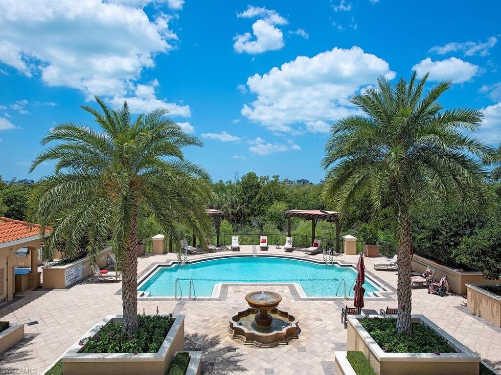 7425 Pelican Bay BLVD 201 NAPLES, FL 34108