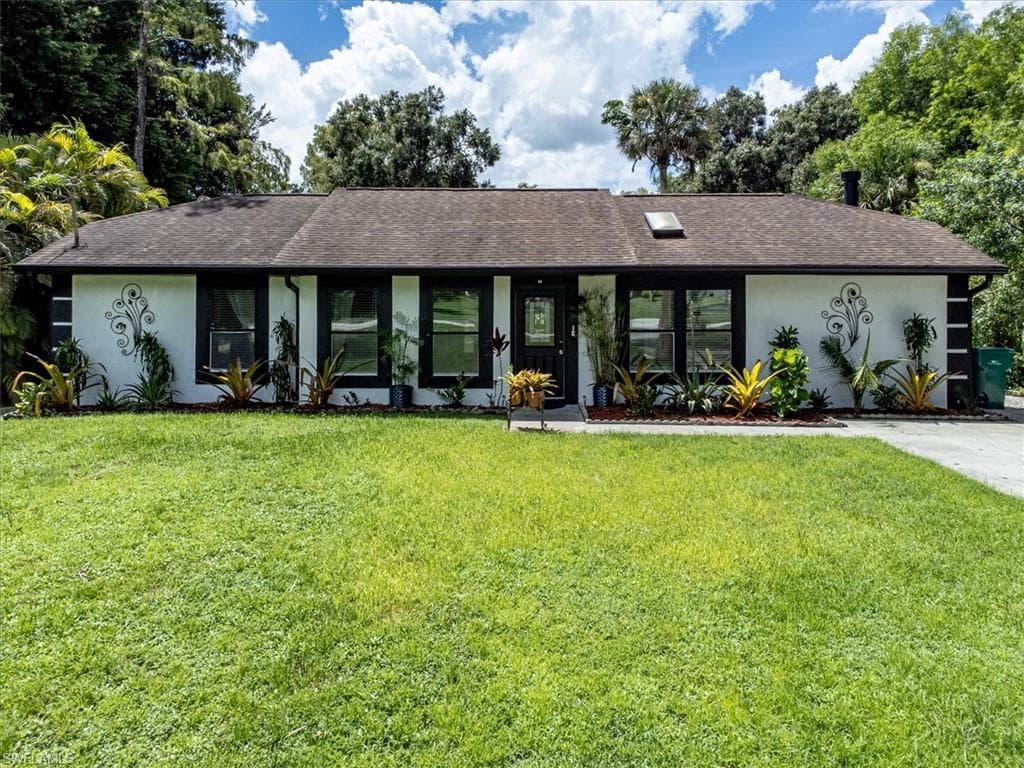 5660 Dogwood WAY NAPLES, FL 34116