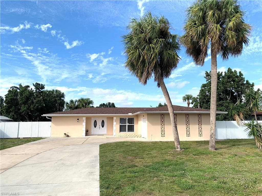 4401 20th PL SW NAPLES, FL 34116