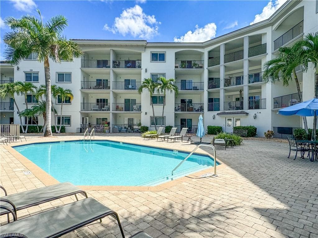 1100 Pine Ridge RD #201B NAPLES, FL 34103