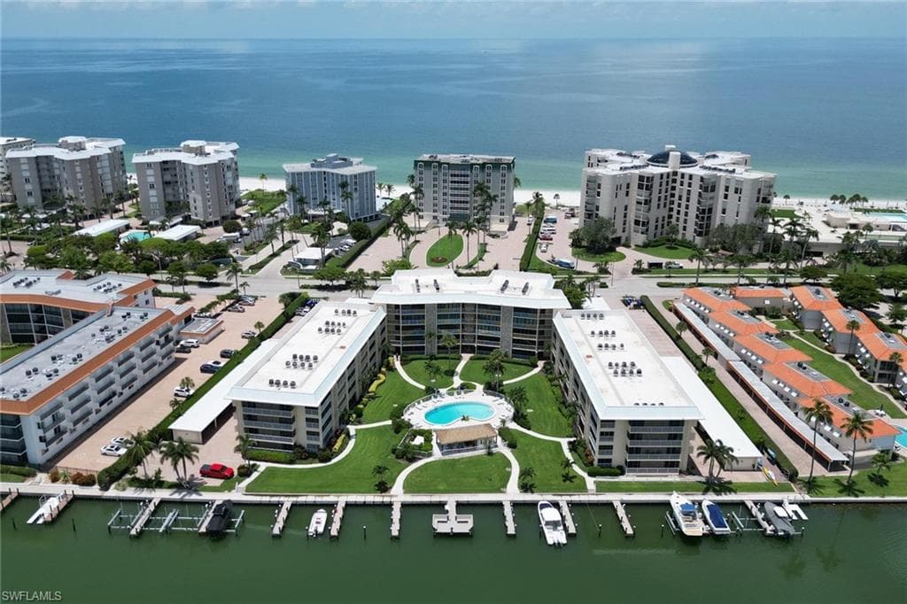 3000 Gulf Shore BLVD N 213 NAPLES, FL 34103