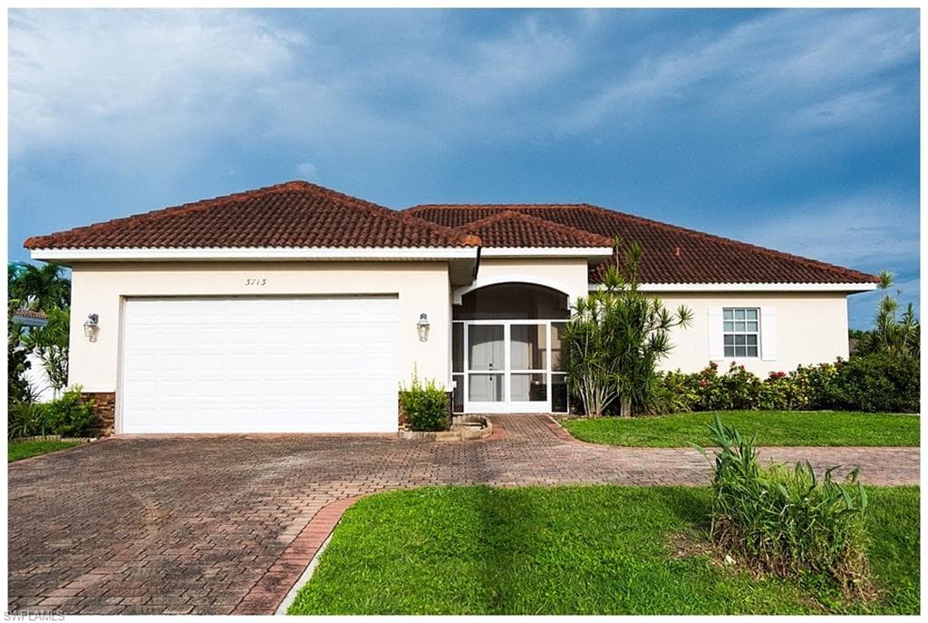 3713 SE 17th PL CAPE CORAL, FL 33904