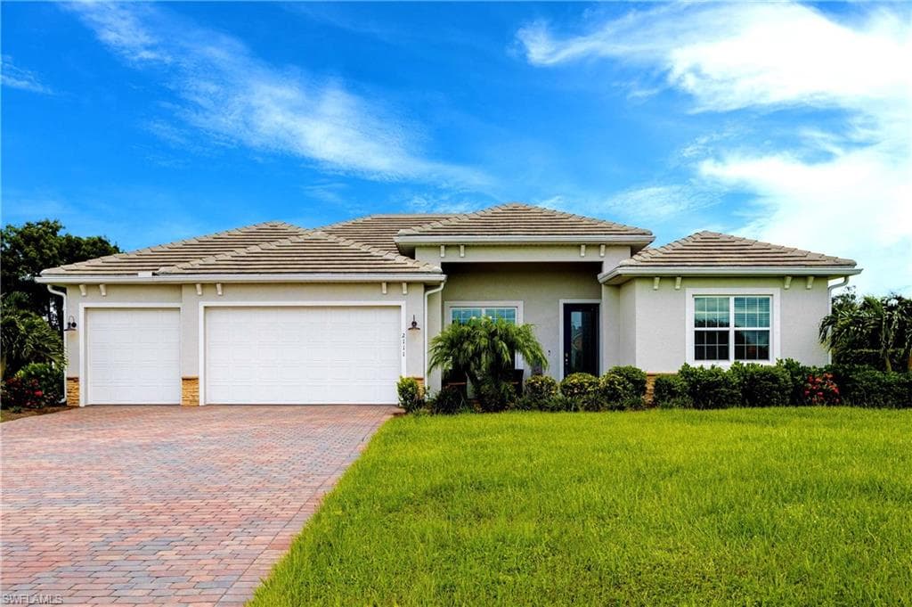 2111 Hickeys Creekside DR ALVA, FL 33920