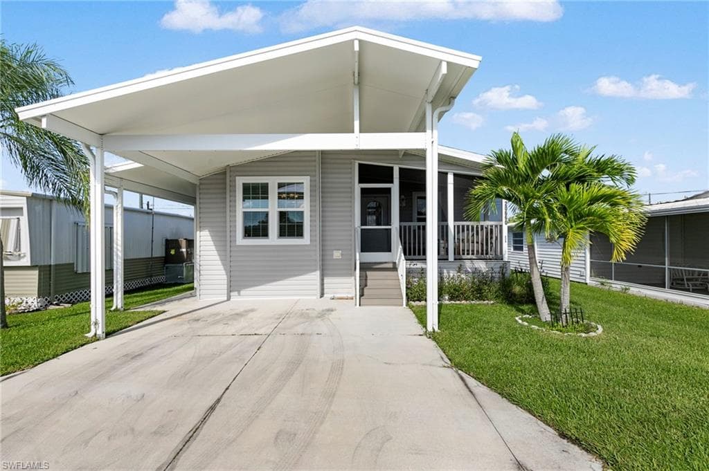 20660 Garden DR ESTERO, FL 33928
