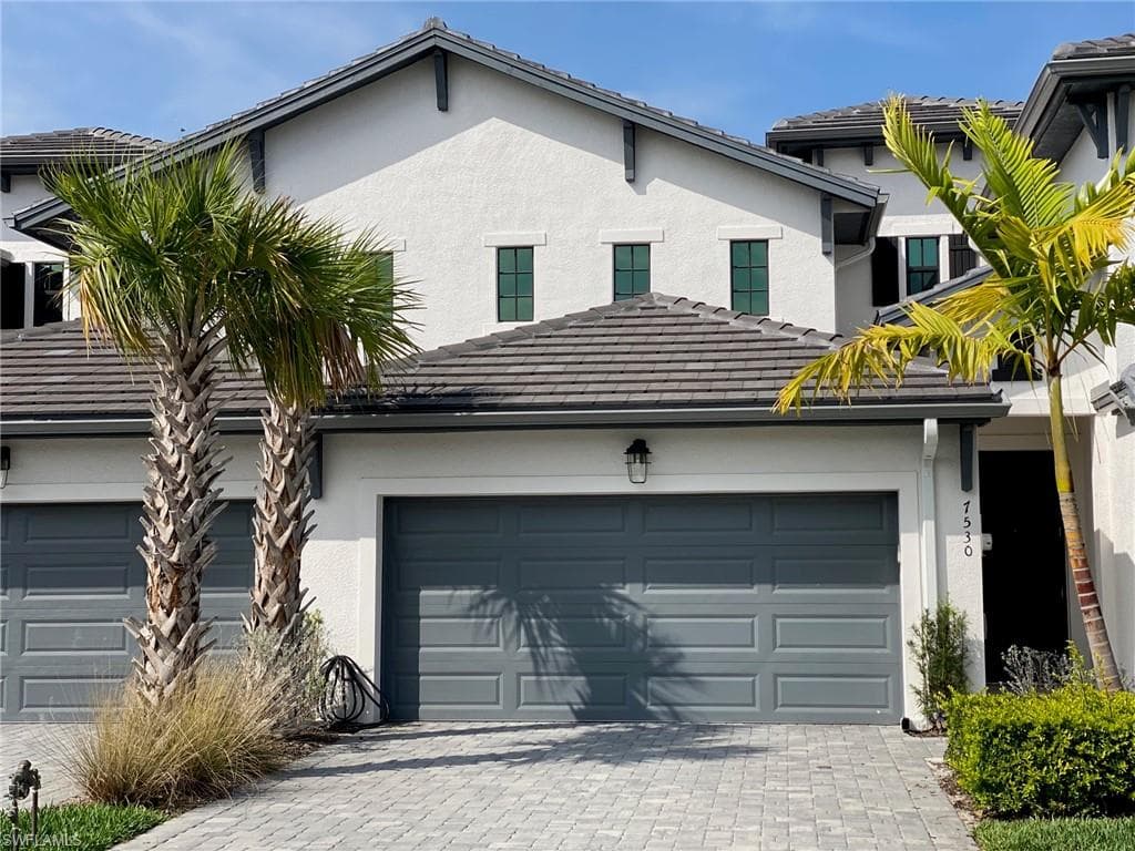 7530 Rockefeller DR NAPLES, FL 34119