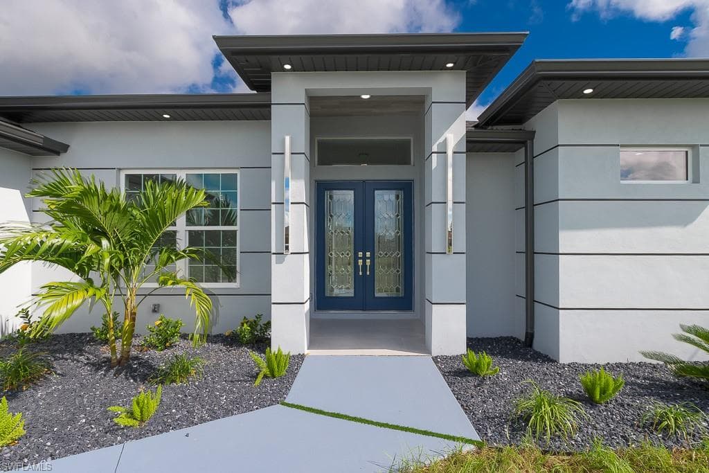 4018 5th ST SW LEHIGH ACRES, FL 33976