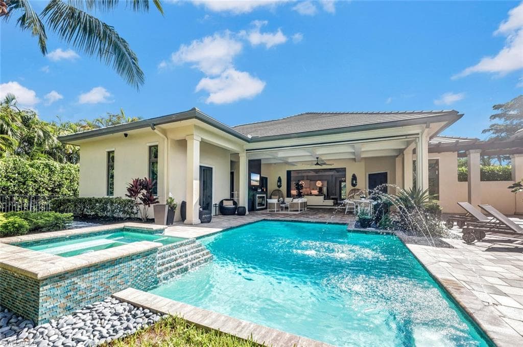 28637 La Caille DR NAPLES, FL 34119