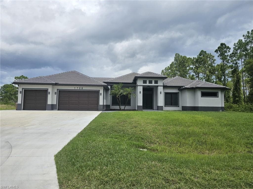 1708 Oak AVE LEHIGH ACRES, FL 33972