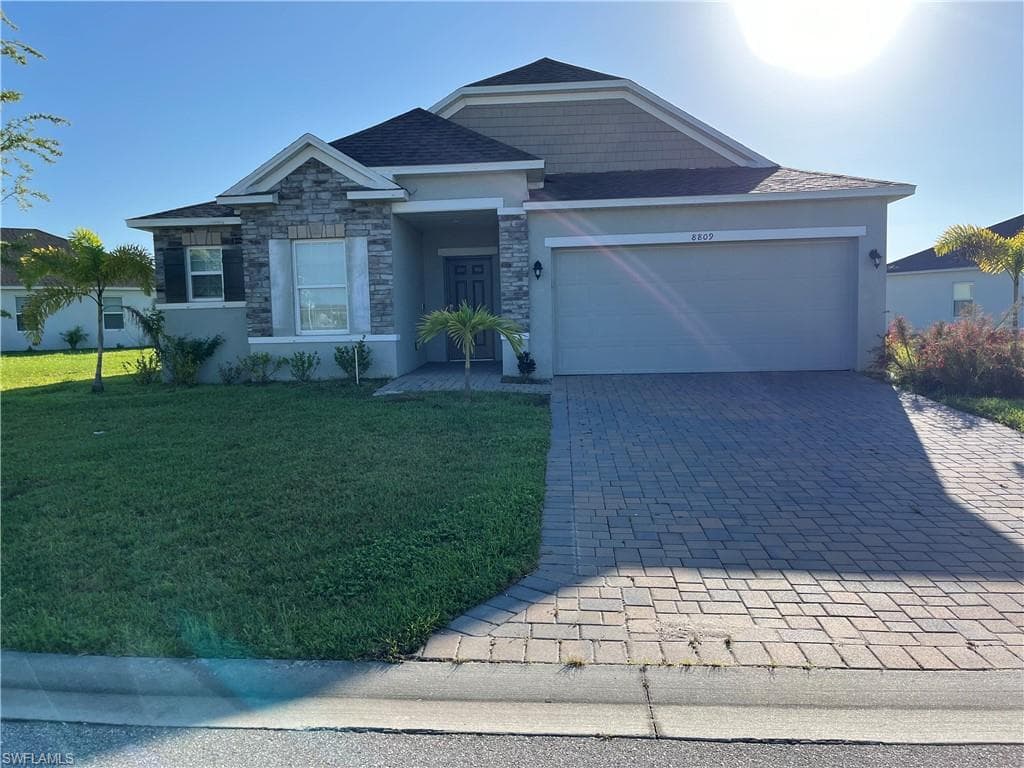 8809 Cascade Price CIR NORTH FORT MYERS, FL 33917