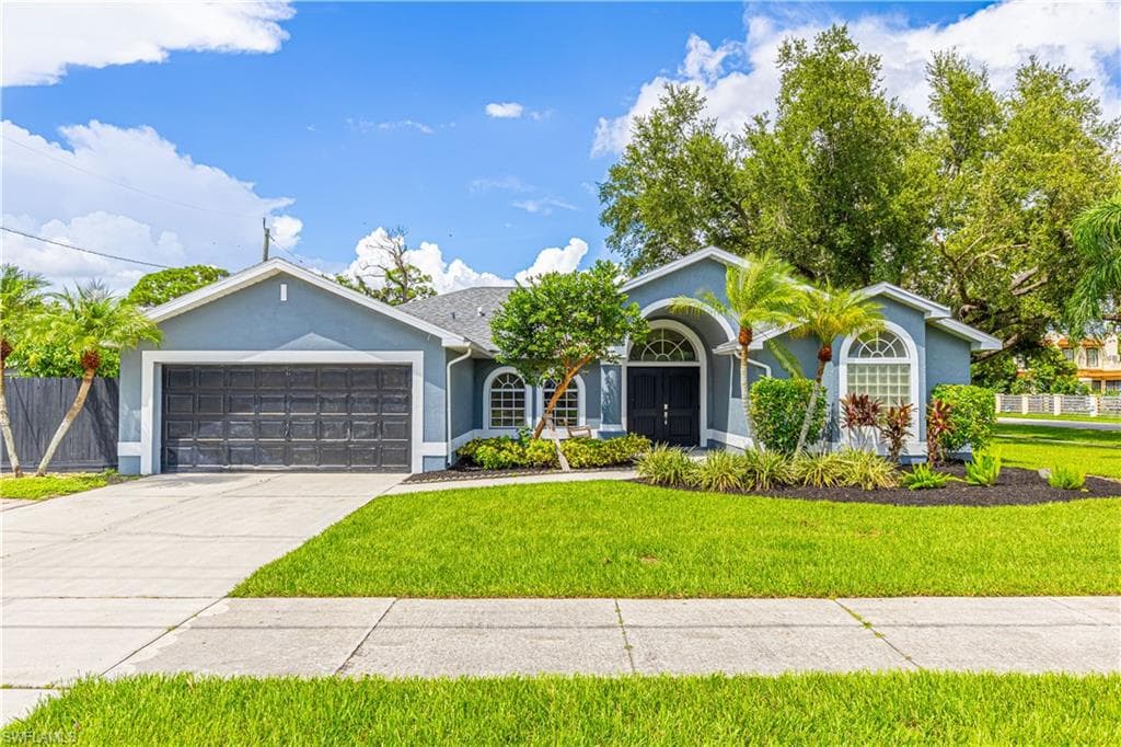 1643 Oakley AVE FORT MYERS, FL 33901