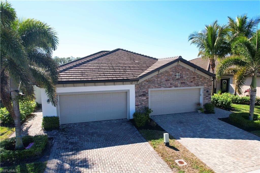 9143 Woodhurst DR NAPLES, FL 34120