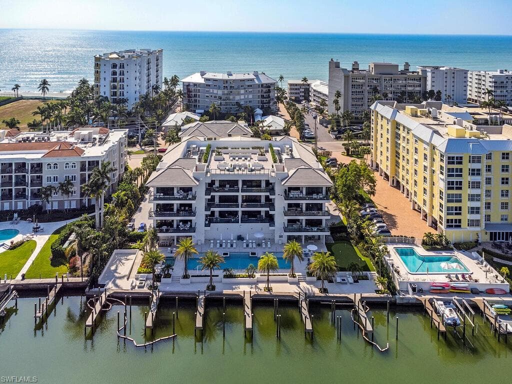 1820 Gulf Shore BLVD N 301 NAPLES, FL 34102