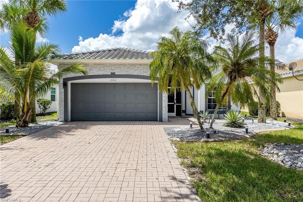 2552 Keystone Lake DR CAPE CORAL, FL 33909