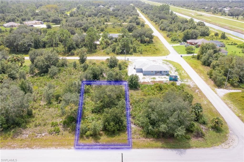 1985 Latham DR LEHIGH ACRES, FL 33972