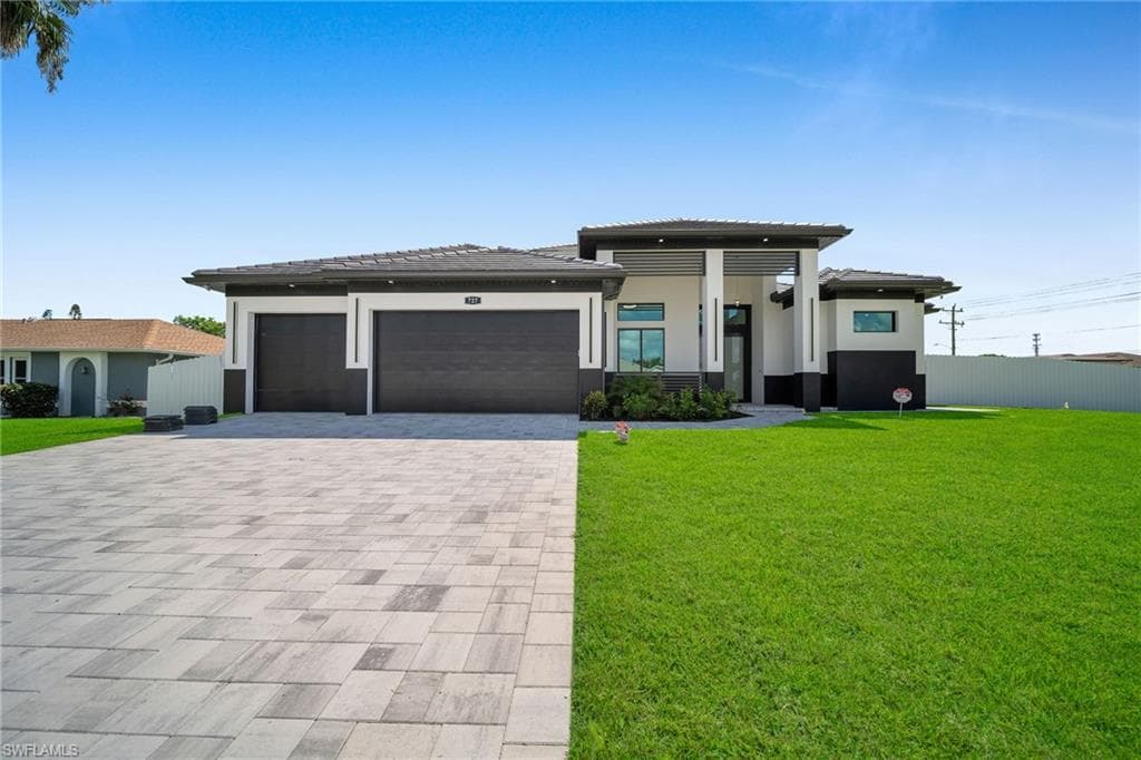727 SE 10th AVE CAPE CORAL, FL 33990