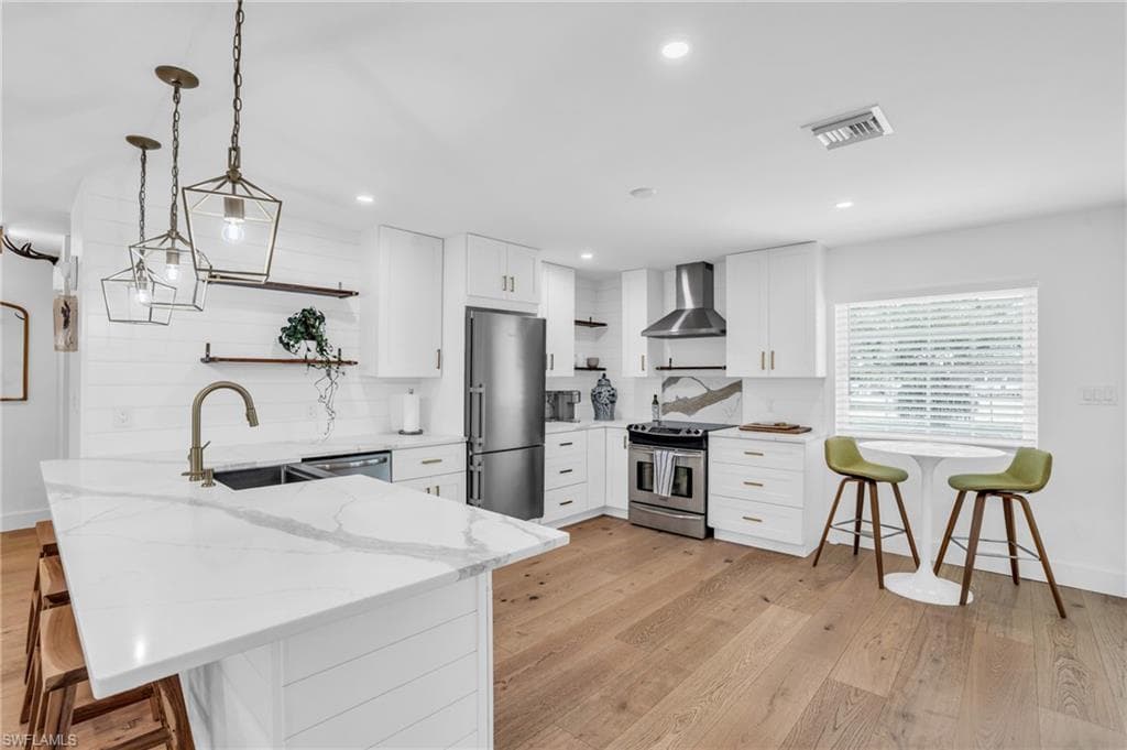 1246 Royal Palm DR NAPLES, FL 34103