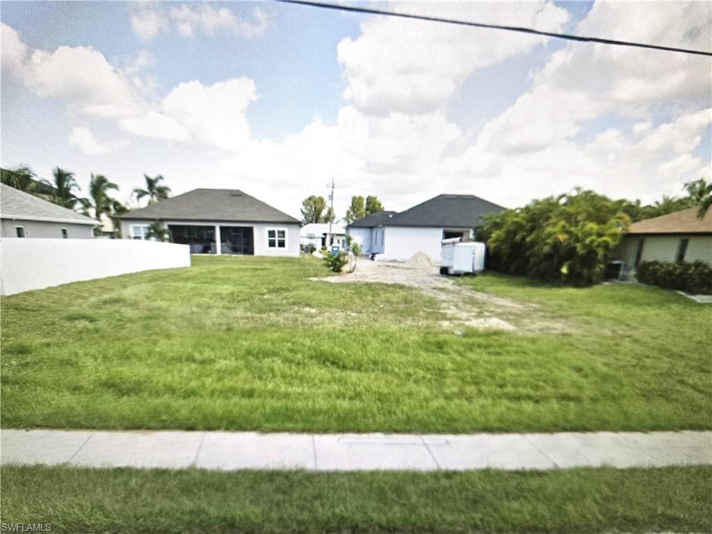 2813 Gleason PKWY CAPE CORAL, FL 33914
