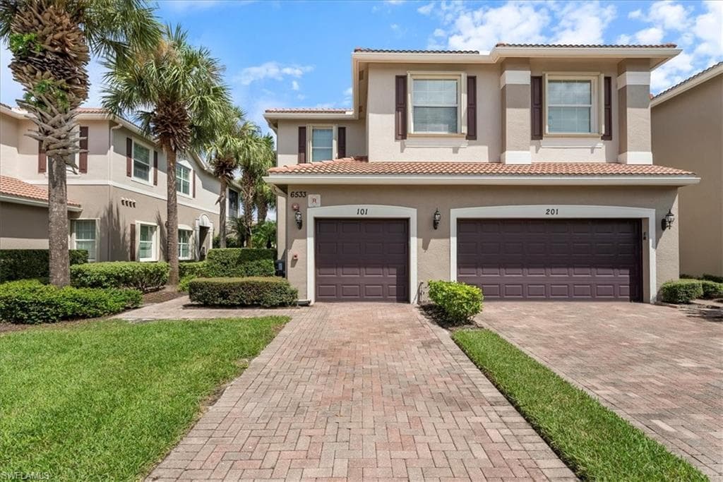 6533 Monterey PT 101 NAPLES, FL 34105