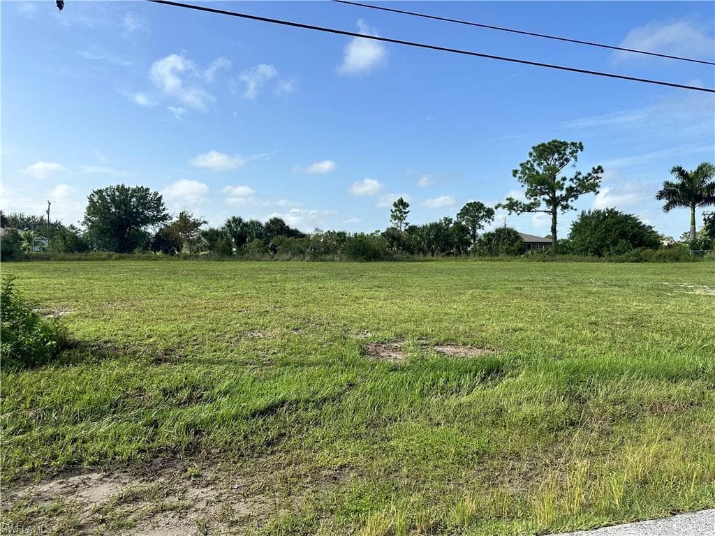 1104 NE 32nd LN CAPE CORAL, FL 33909