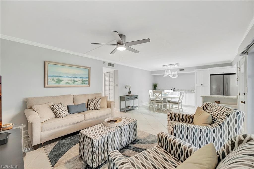 2900 Gulf Shore BLVD N 113 NAPLES, FL 34103