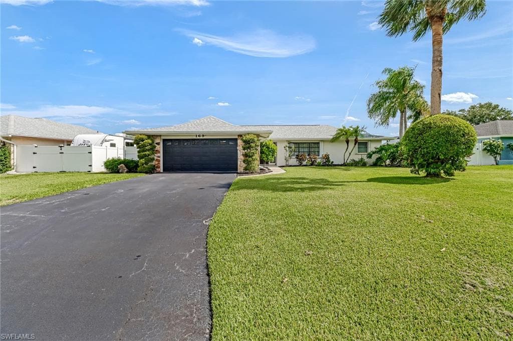 169 Wickliffe DR NAPLES, FL 34110