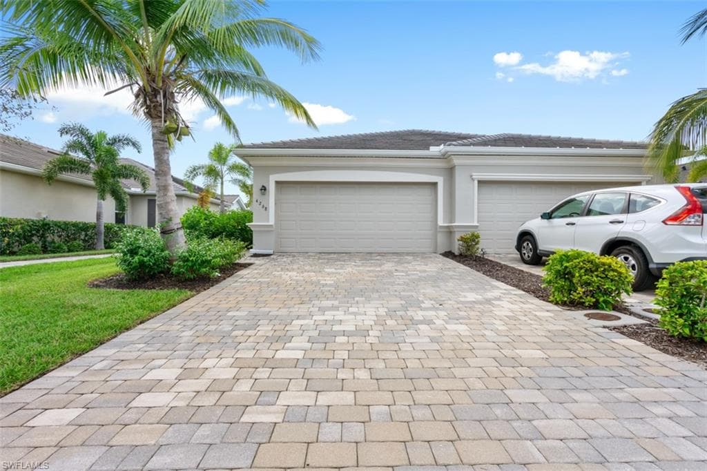 4268 Lemongrass DR FORT MYERS, FL 33916
