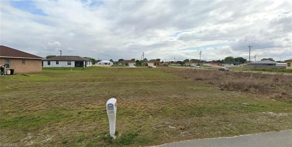 3913 13th ST W LEHIGH ACRES, FL 33971