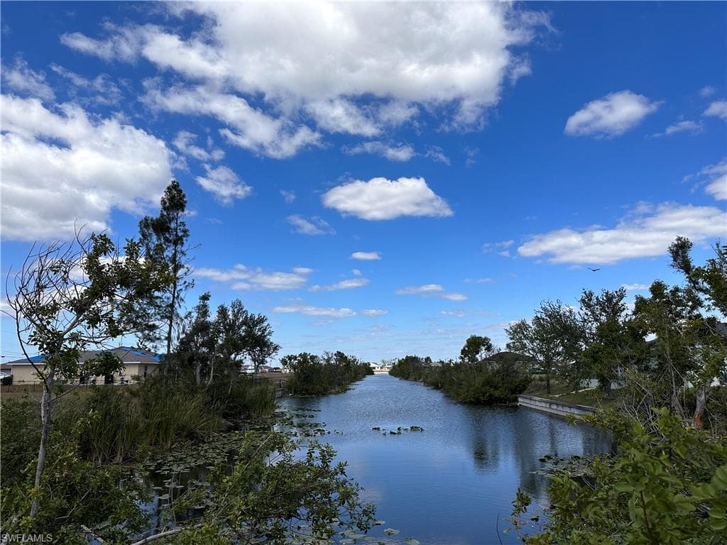 109 NE 12th LN CAPE CORAL, FL 33909