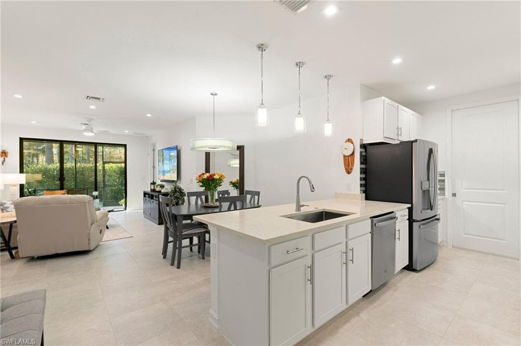 7328 Rockefeller DR NAPLES, FL 34119