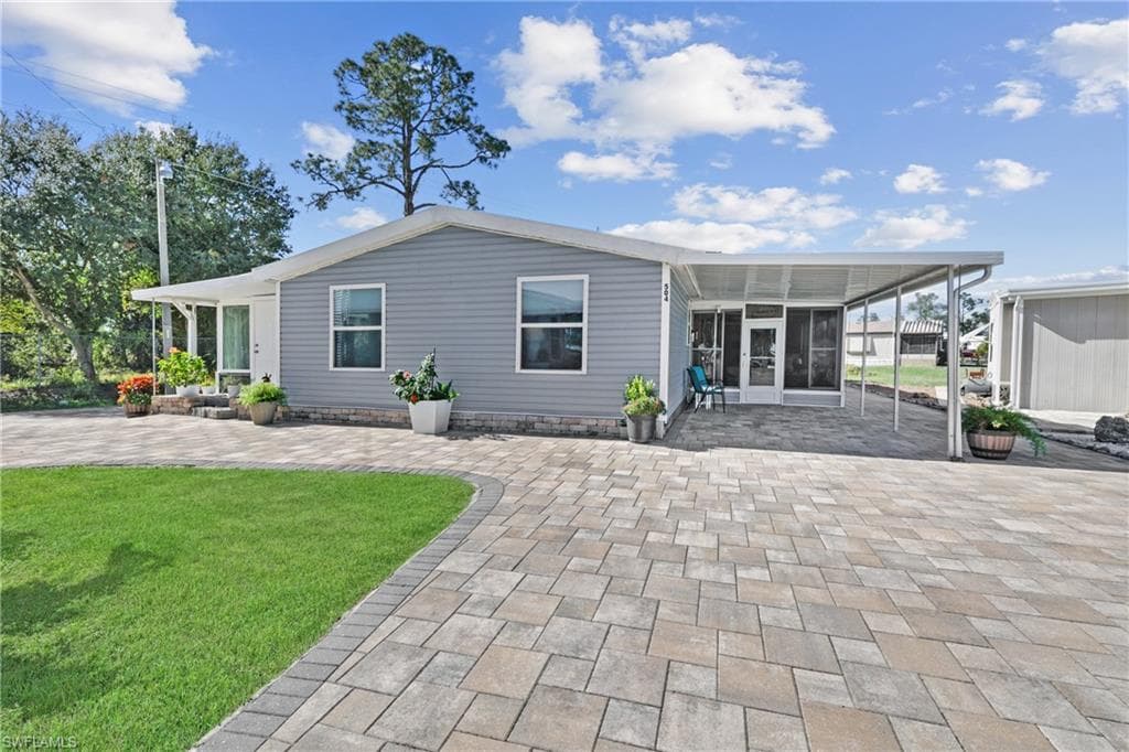 504 Timber LN S NORTH FORT MYERS, FL 33917