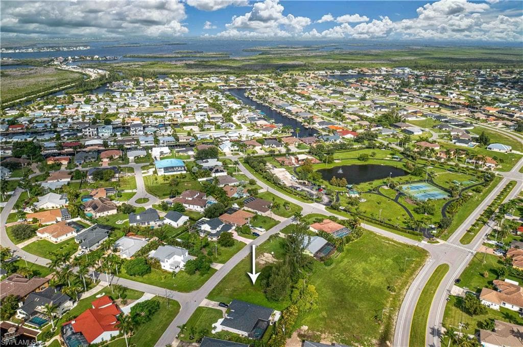 3421 SW 7th LN CAPE CORAL, FL 33991