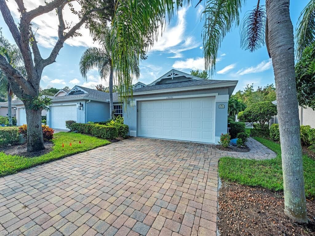 15051 Sterling Oaks DR NAPLES, FL 34110