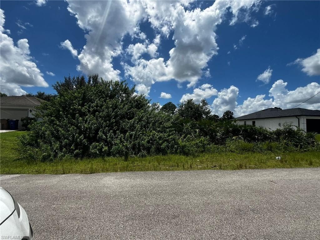 2611 40th ST W LEHIGH ACRES, FL 33971