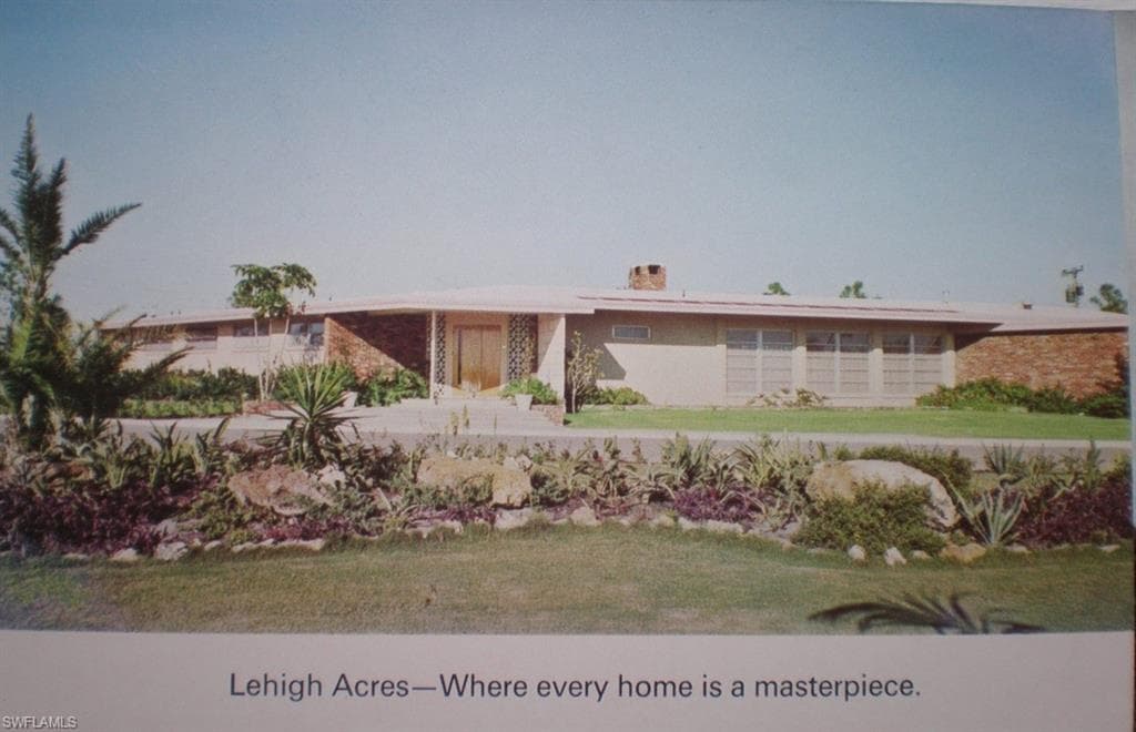 230 David AVE LEHIGH ACRES, FL 33936